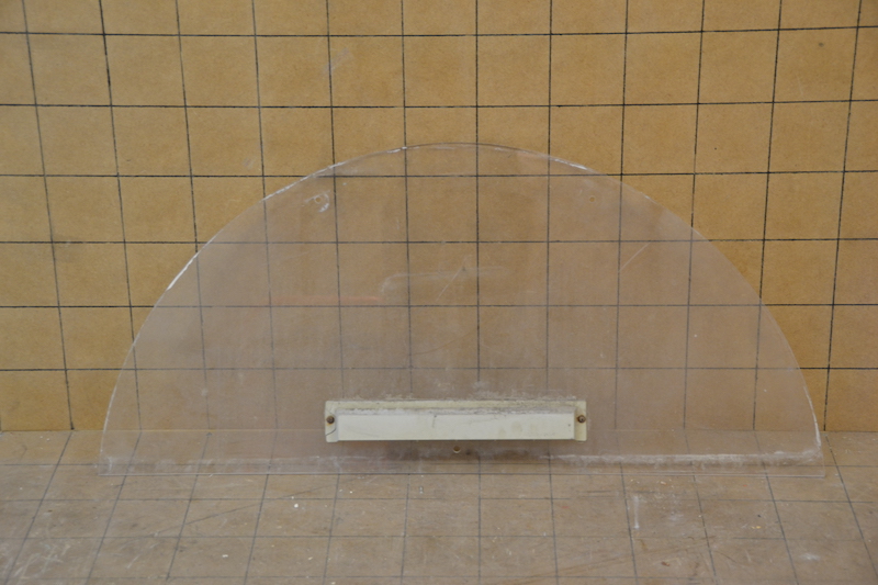 Demi cercle en plexiglass