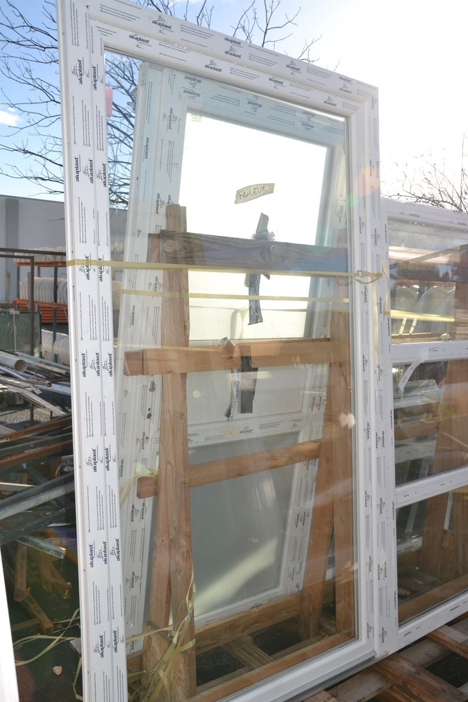 Porte vitrée oscillobattante PVC avec cadre